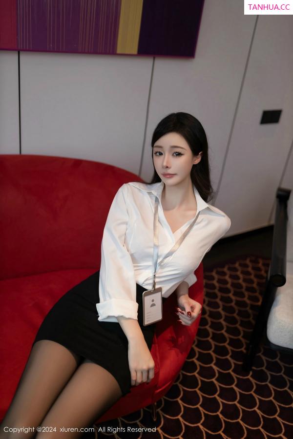 逗逗DouDou  [XiuRen]高清写真图 2024.12.20 No.9637 小逗逗 黑丝美腿第3张图片